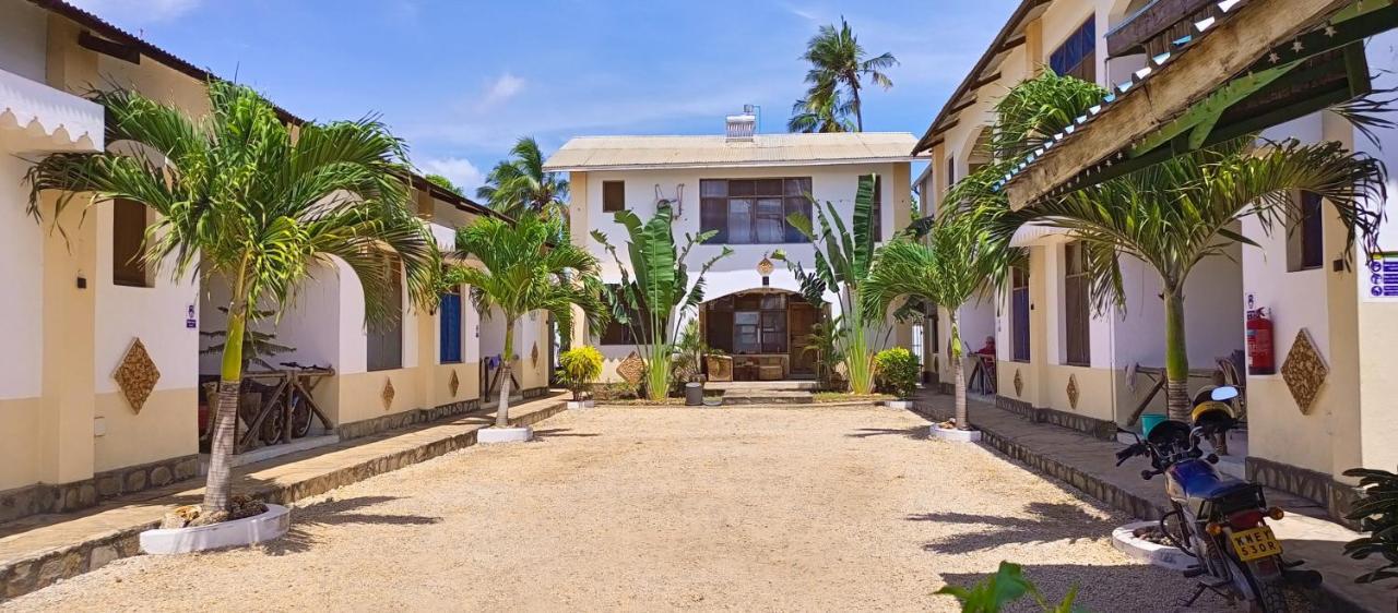 Simba Apartments Diani Beach Exterior photo