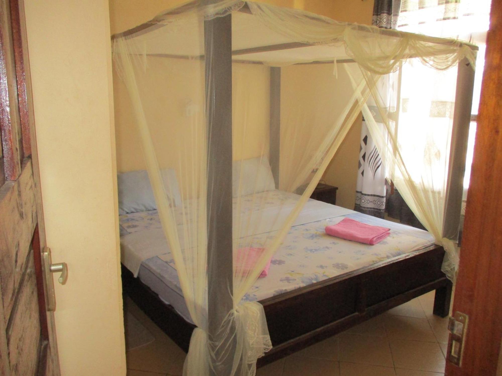 Simba Apartments Diani Beach Room photo